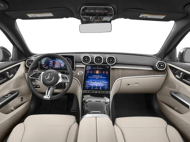 Mercedes-Benz C300 image 1