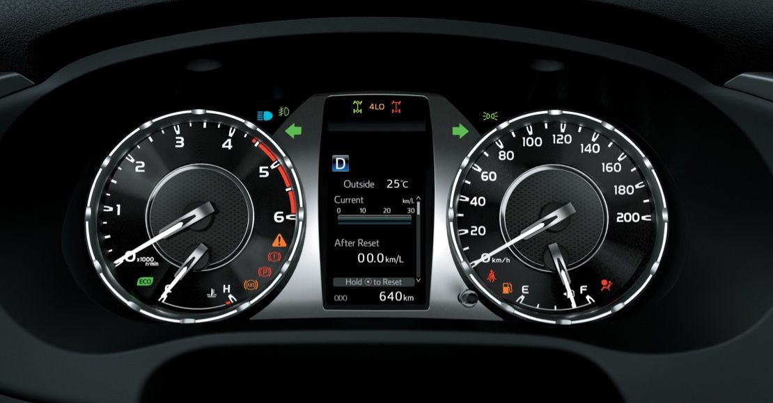 Toyota Hilux 2023 image 1