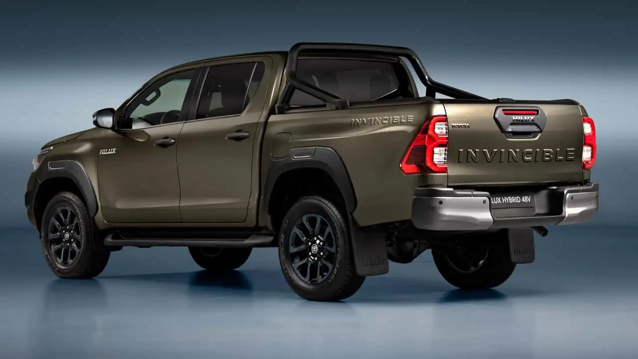 Toyota Hilux 2024 image 2