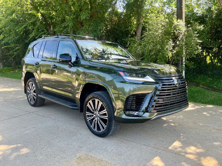 Lexus LX 600 image 4