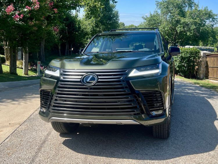 Lexus LX 600 image 5